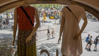 El gran reto de hallar un balcón en el paseo de Gràcia para ver el espectáculo de F1 en Barcelona