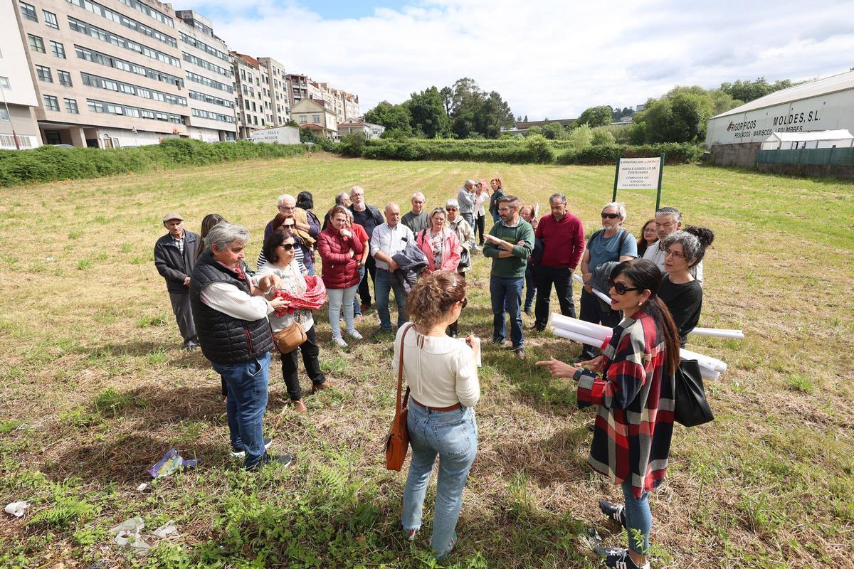 Pontevedra. Vecinos de San Mauro afectados por expropiaciones planteadas para la construcción de viviendas de protección oficial