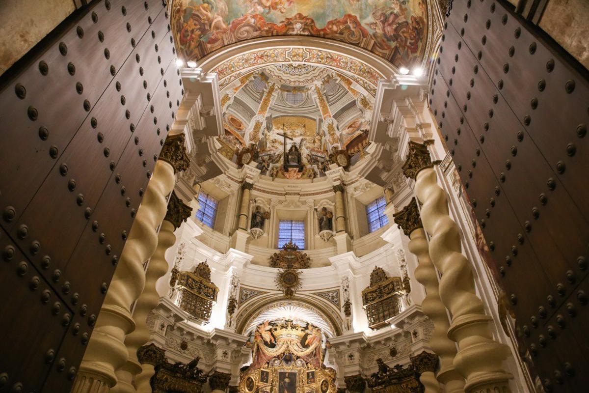 Archivo - Interior de San Luis de los Franceses