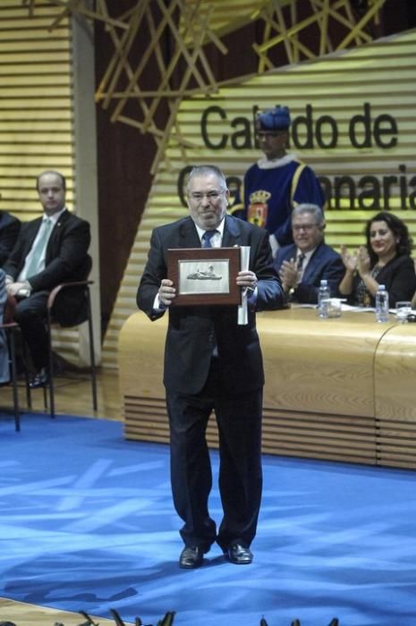 ENTREGA DE HONORES Y DISTINCIONES DEL CABILDO DE ...