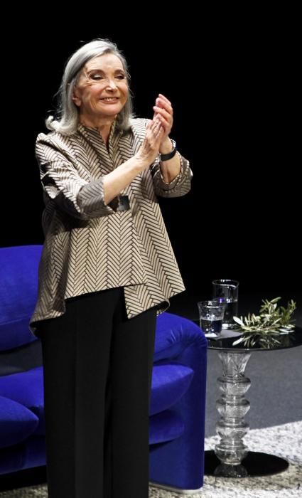 Acto de Nuria Espert, premio "Princesa de Asturias" de las Artes, en el teatro Jovellanos