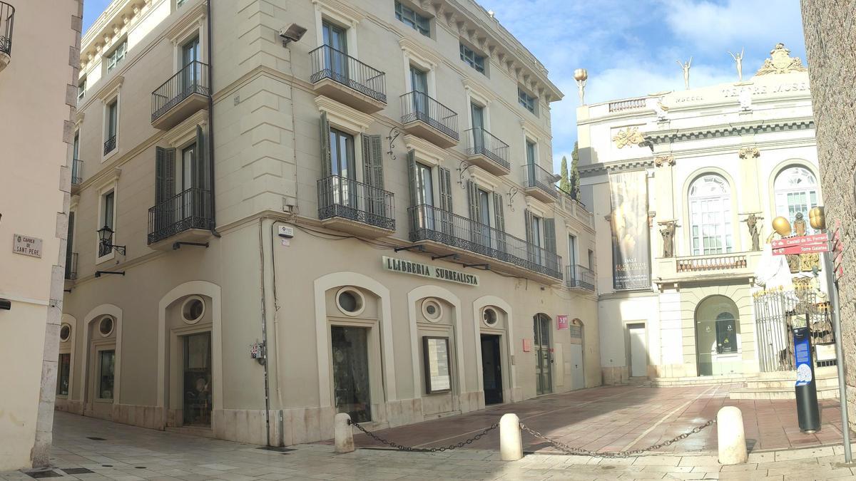 La casa de Giralt Ventolà en Figueres, al lado del acceso principal del Teatre-Museu Dalí
