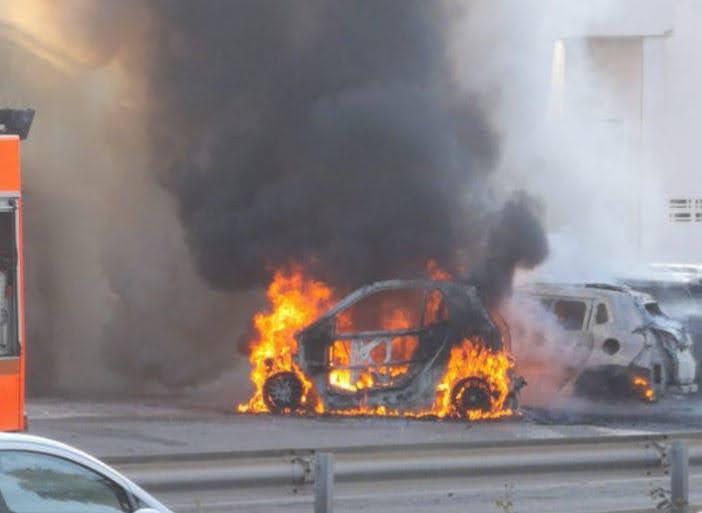 Incendio de tres vehículos en Cullera