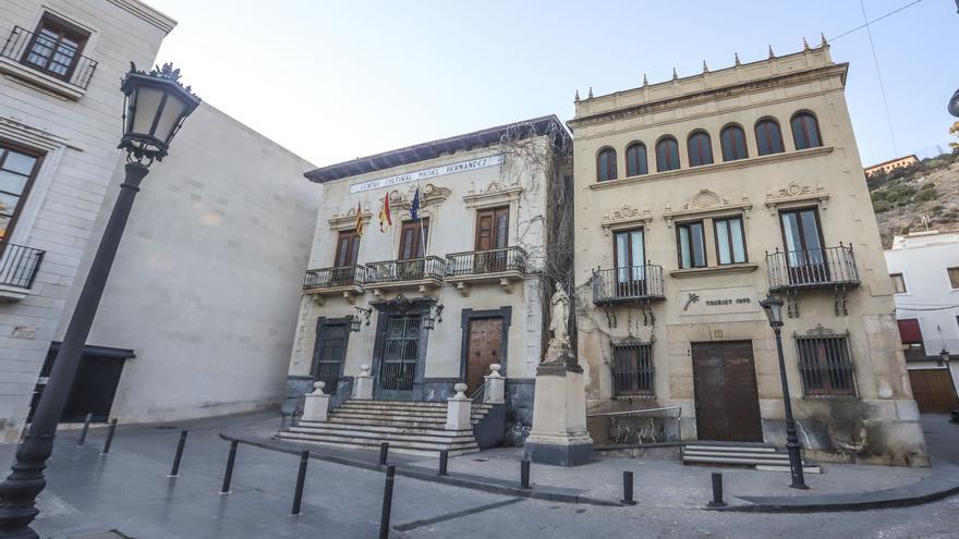 Orihuela adjudica la rehabilitación de la antigua caja de ahorros de Monserrate a Doalco