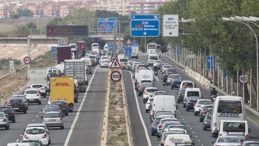 La V-30, en el tramo hacia la bifurcación hacia la Ronda.