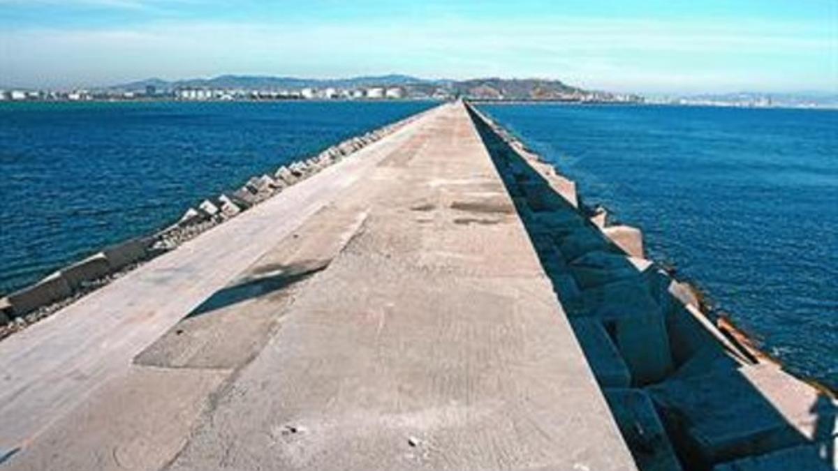 El dique Est del puerto, en una imagen de noviembre del 2008.