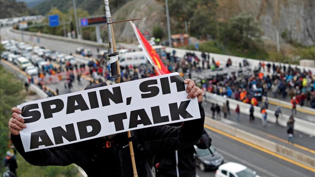 Corte de la AP-7 en La Jonquera, por la convocatoria de Tsunami Democràtic