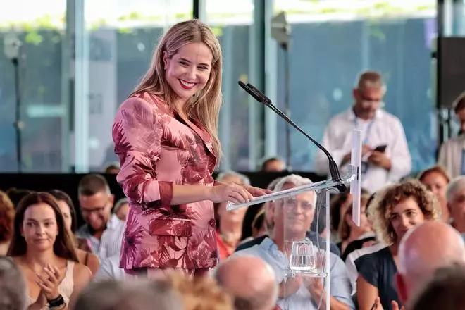 La presentación de Carmen Pérez como candidata a la alcaldía de Santa Cruz de Tenerife, en imágenes
