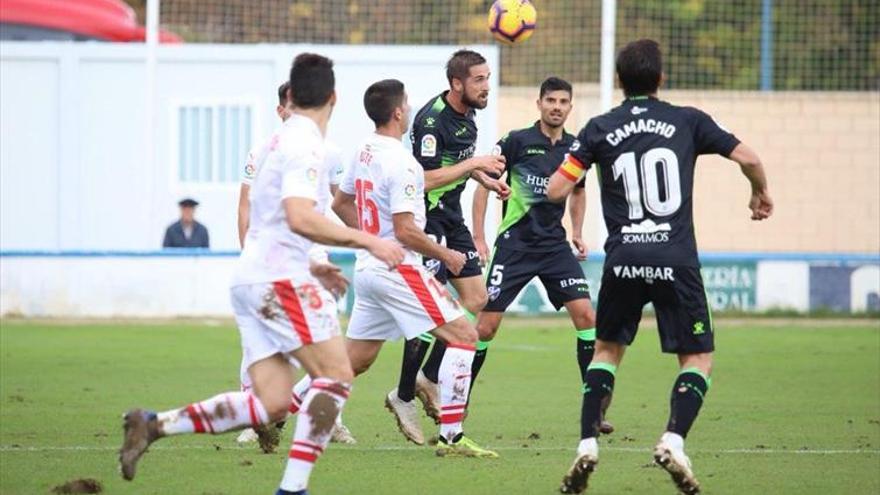 Un monólogo armero no da opción a los oscenses en el amistoso con el Eibar (2-0)