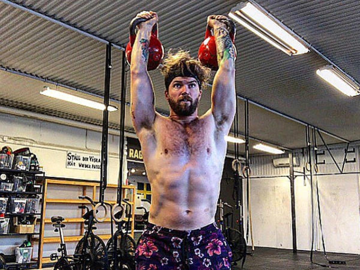 El cura metrosexual que triunfa haciendo crossfit