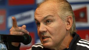 Newly appointed coach of the Argetine national soccer team Alejandro Sabella speaks to the media at Argentina s training camp in Buenos Aires August 6  2011  Sabella has been confirmed until the 2014 World Cup finals after Sergio Batista had his contract rescinded following a disappointing Copa America  REUTERS Enrique Marcarian(ARGENTINA - Tags  SPORT SOCCER)