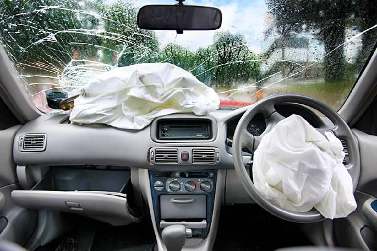 Los airbags desplegados después de haber sufrido un accidente
