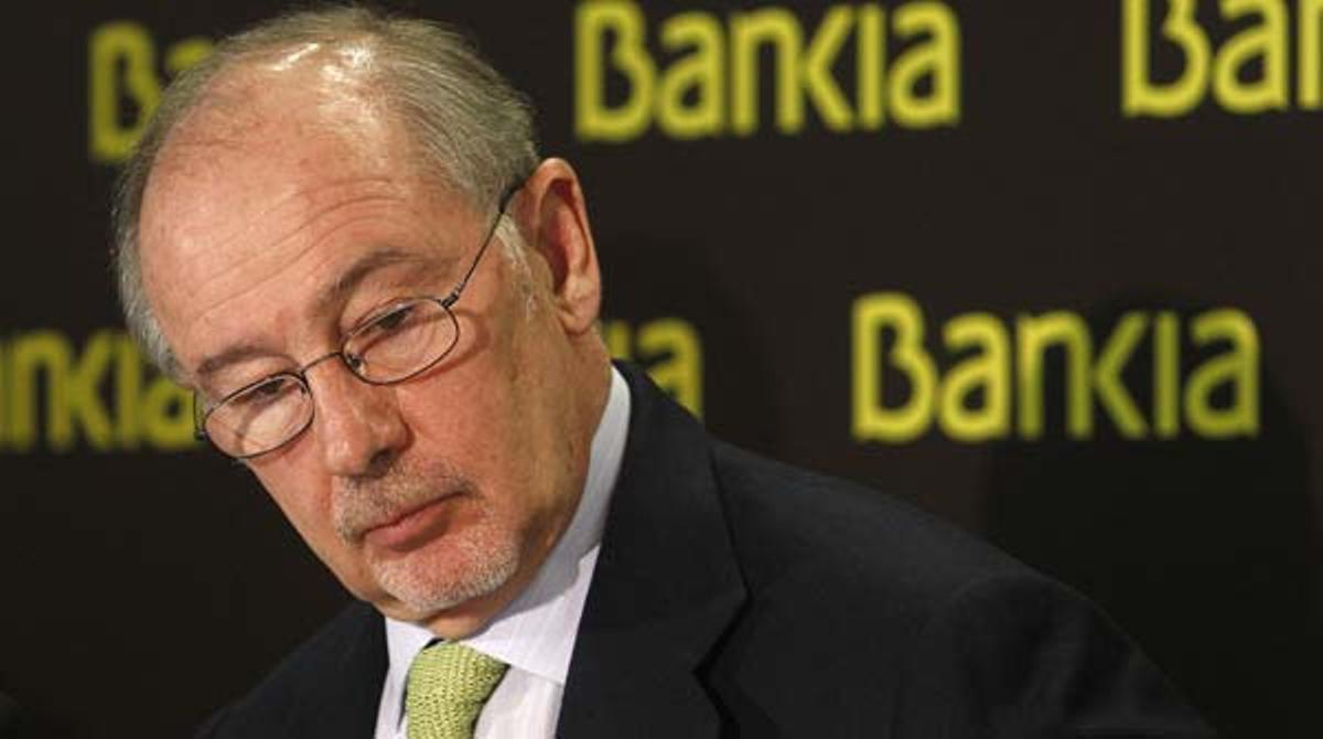 El president de Bankia, Rodrigo Rato, no ha volgut valorar avui la retallada salarial que li ha imposat el Govern, però sí que ha assegurat que els polítics espanyols no estan ben pagats.