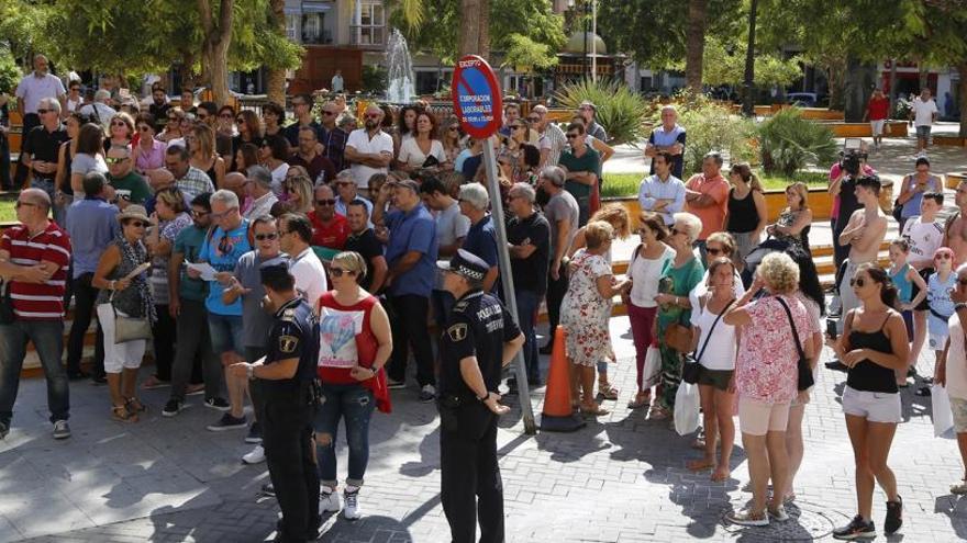 Los funcionarios municipales se echan a la calle para exigir el pago de la productividad