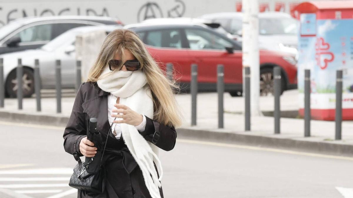 Claudia Montes a su llegada al palacio de justicia de Gijón.