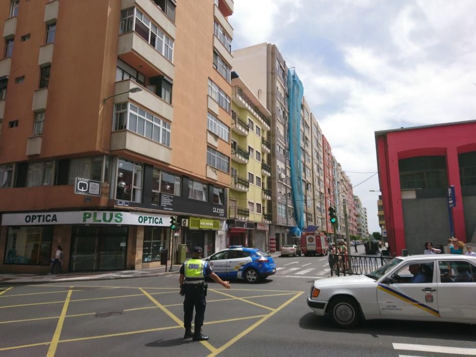 Caída de una red de obra en Néstor de la Torre