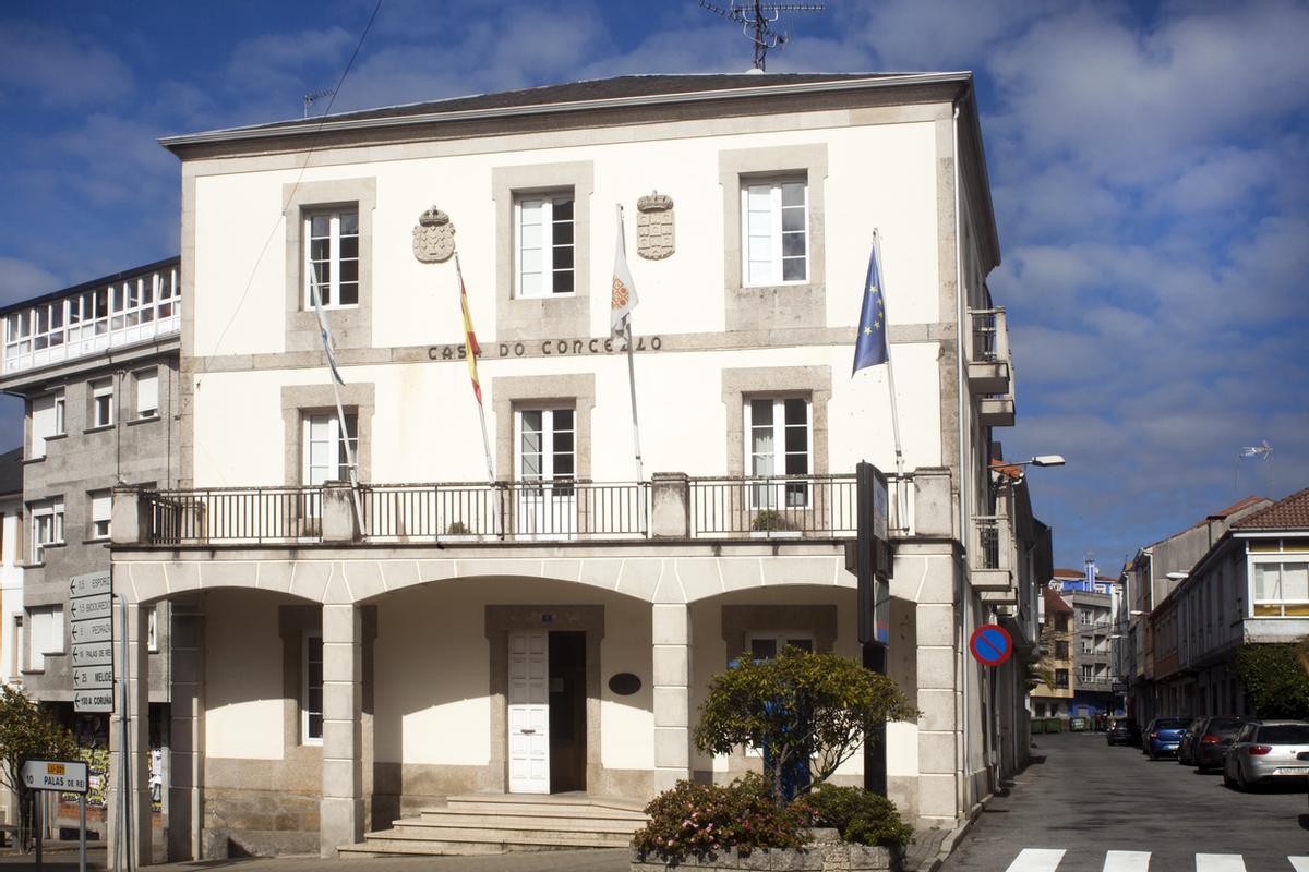 Ayuntamiento en pueblo de Monterroso, provincia de Lugo, Galicia, Españ