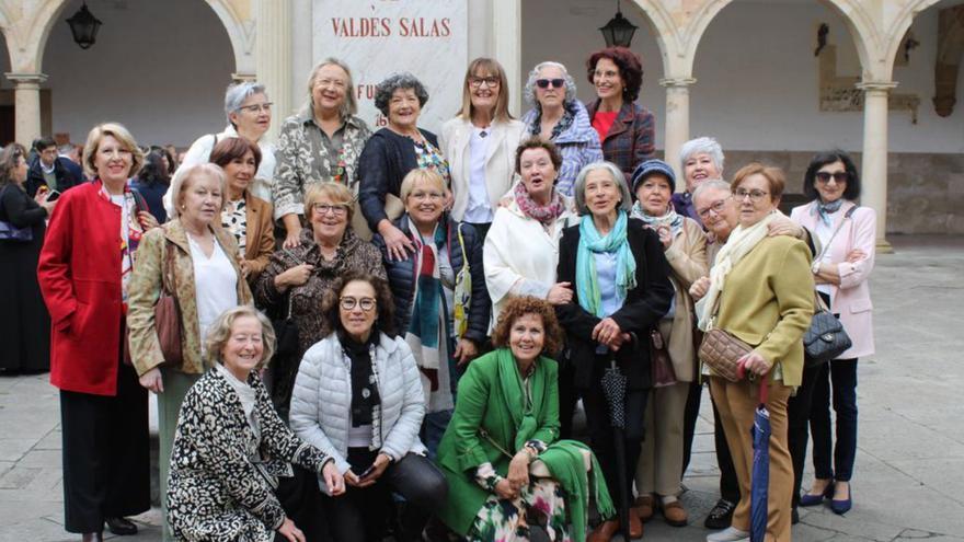 Un emocionado reencuentro de las enfermeras de la Residencia