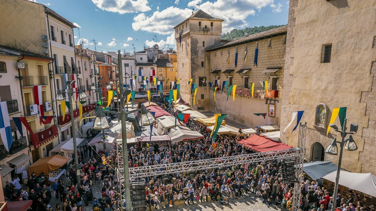 Cocentaina volverá a abrir sus puertas para ofrecer tres jornadas en las que compras, gastronomía, cultura y ocio convierten la visita en una experiencia para todos los públicos.