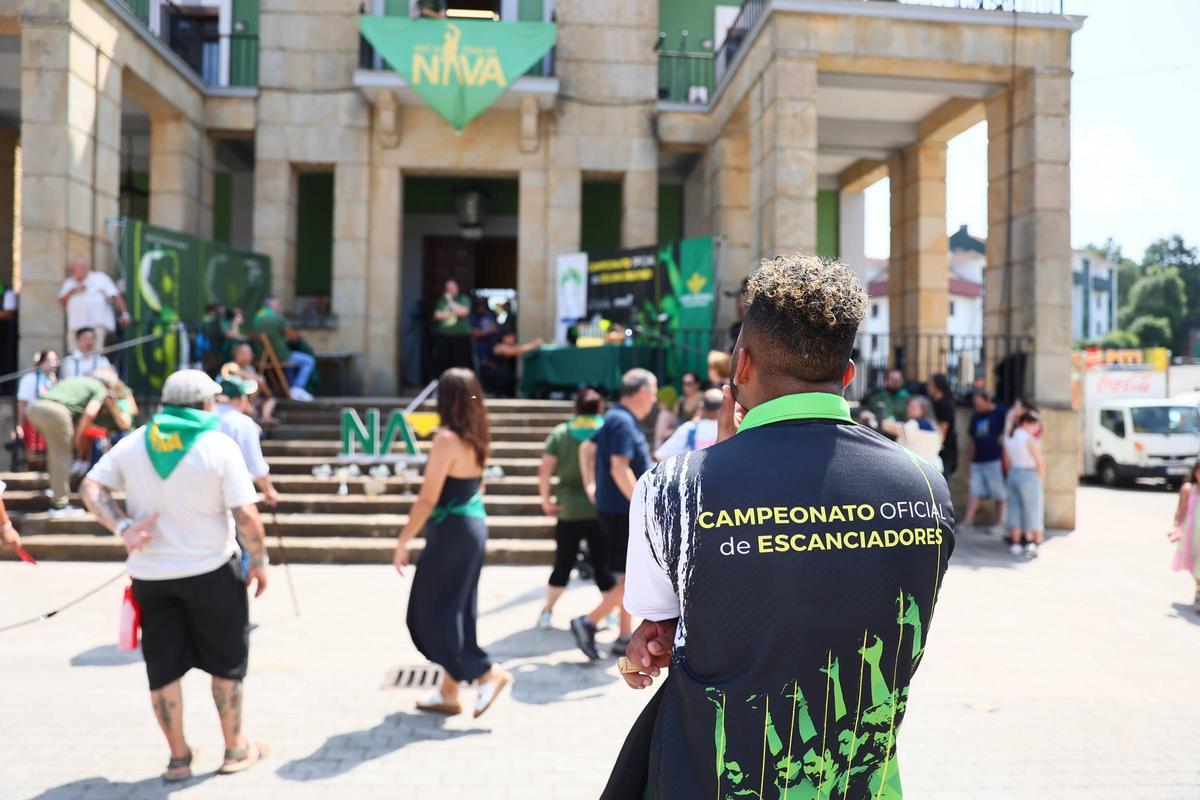 EN IMÁGENES: Los rituales y la preparación de los escanciadores en los instantes previos a concursar