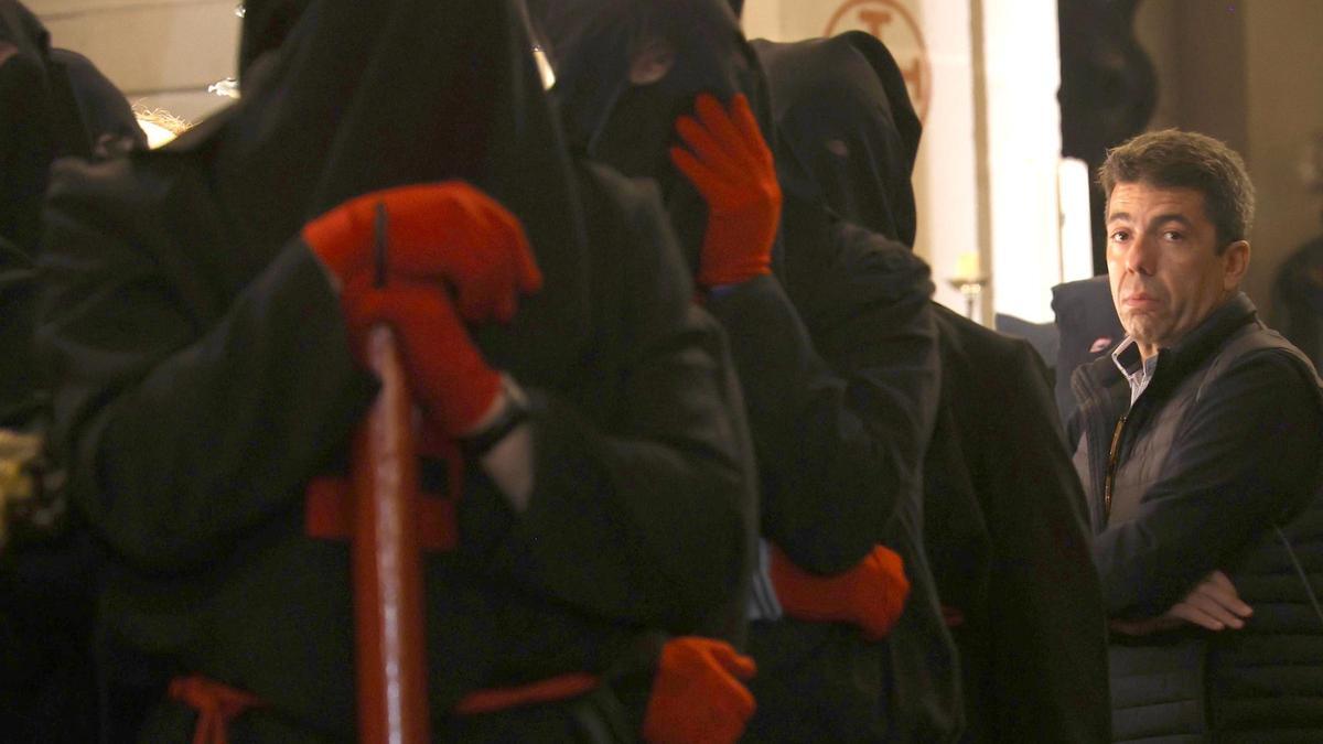 Mazón no se pierde la Semana Santa de Alicante.