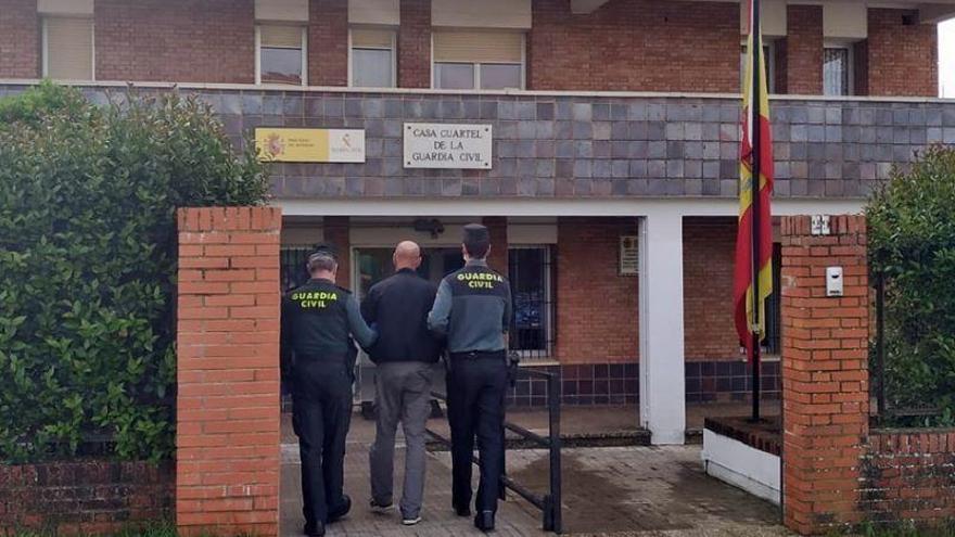 Ingresa en prisión por golpear e inmovilizar a una mujer en su casa para robarle en Higuera la Real