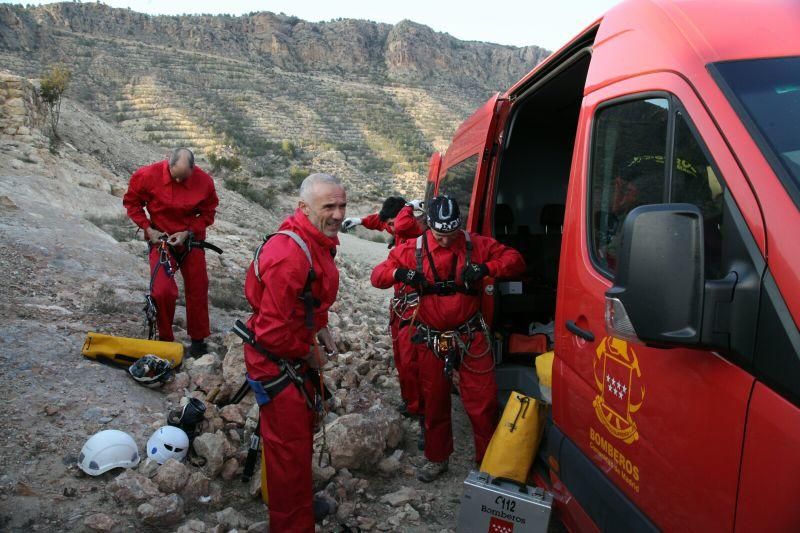 Bomberos de Madrid vuelven a la sima de la falla de Alhama