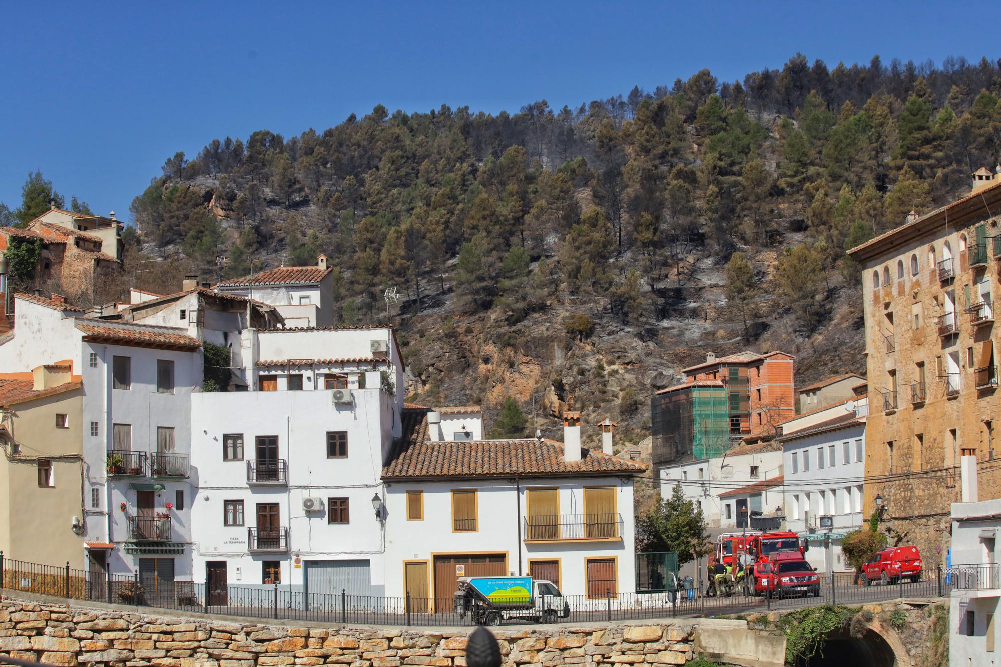 Las imágenes del incendio forestal en el Alto Mijares