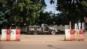Un vehículo militar en las calles de Uagadugú.