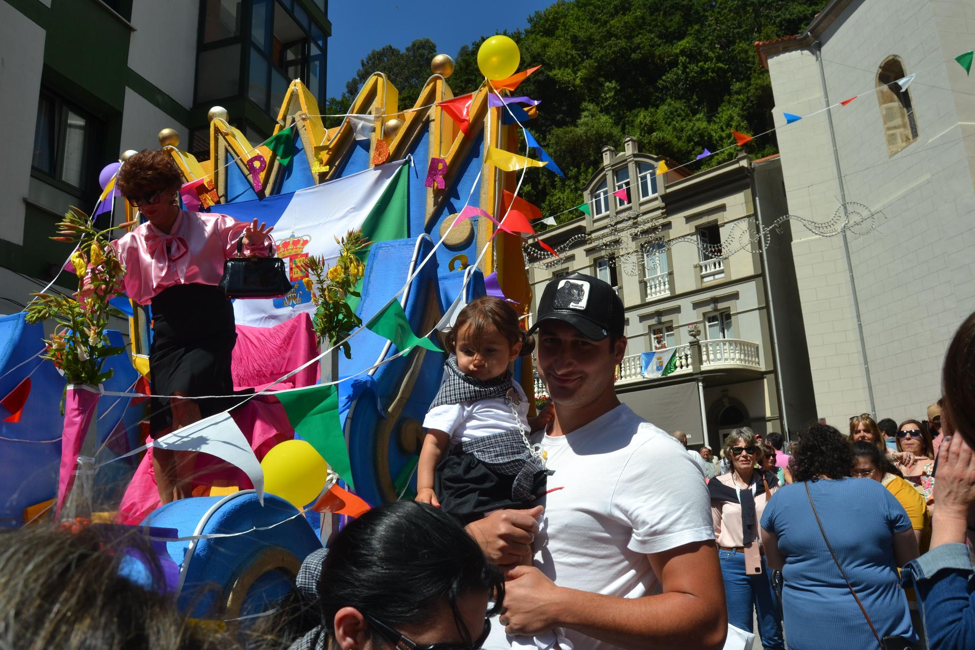 En imágenes: Así festjan los pixuetos s San Pedro en Cudillero