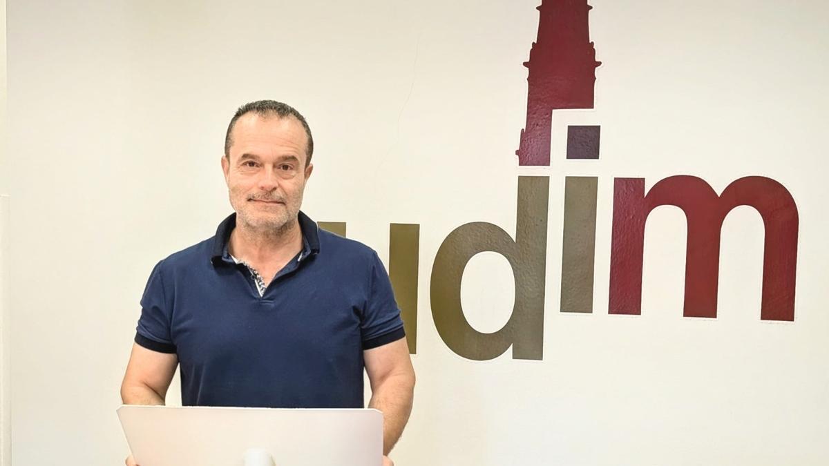 José Romero, portavoz de UDIM, durante la rueda de prensa en Montoro.
