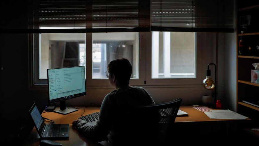 El Principado y sindicatos alcanzan un acuerdo para implantar el teletrabajo entre el funcionariado