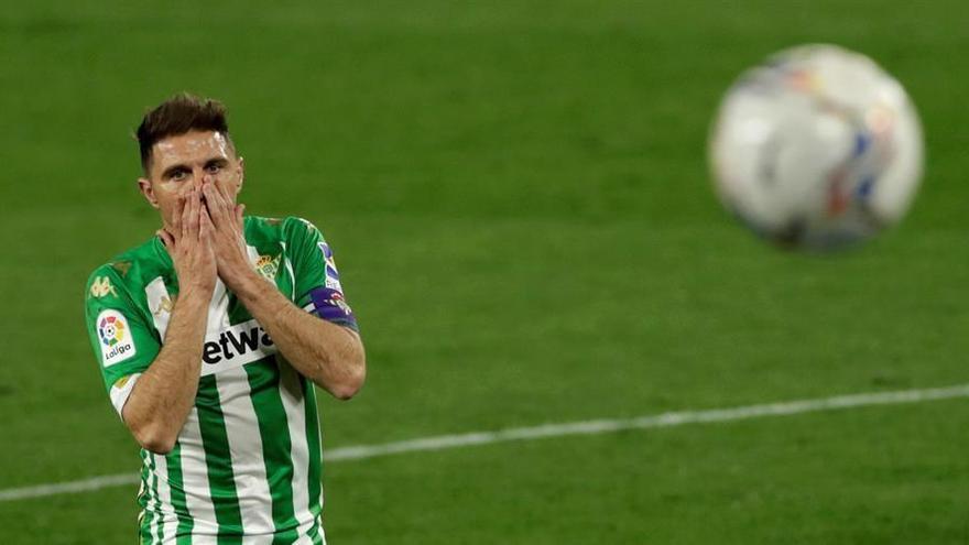 El Betis remonta dos goles al Alavés en la segunda parte (3-2)