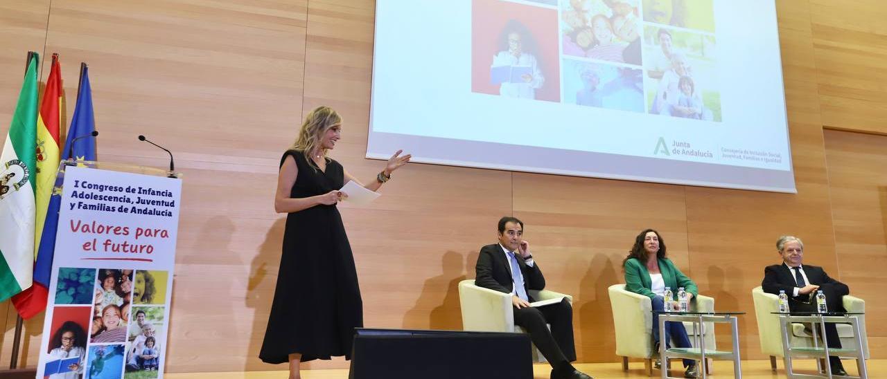 Una de las charlas del primer Congreso de Infancia, Adolescencia, Juventud y Familias de Andalucía, celebrado este lunes en Córdoba.