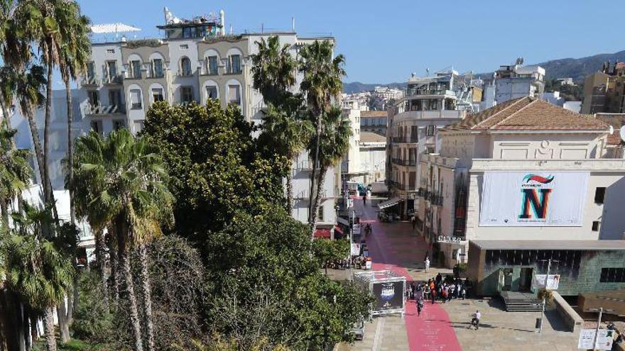 La calle Alcazabilla ya tiene desplegada la alfombra roja.