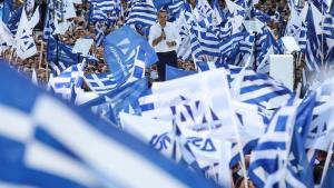 El presidente de Grecia, Kyriakos Mitsotakis, en un mitin durante la última campaña electoral en Grecia.