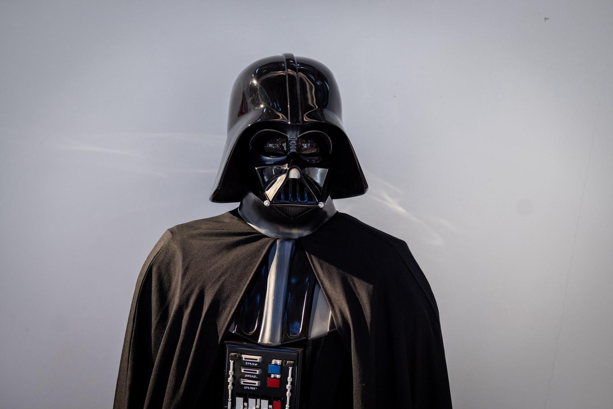 En imágenes | La exposición 'Más allá de la galaxia' llega al Mobility City de Zaragoza