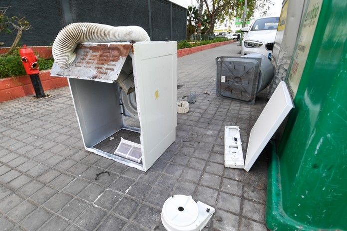 Basura y trastos en las calles