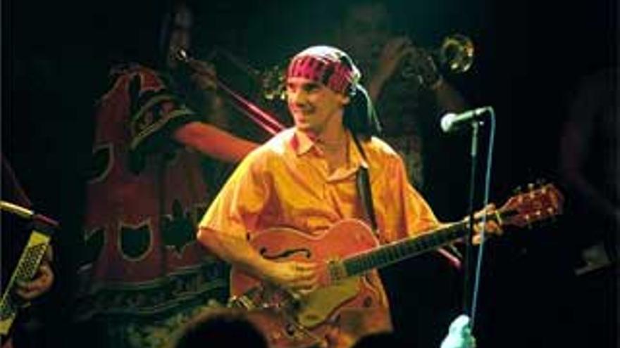 El mestizaje festivo y reivindicativo de Manu Chao se incorpora al Viña Rock