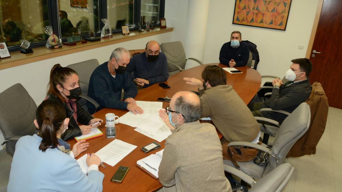 Reunión de esta semana del equipo de gobierno con la Plataforma Proauditorio.   | // G.N.