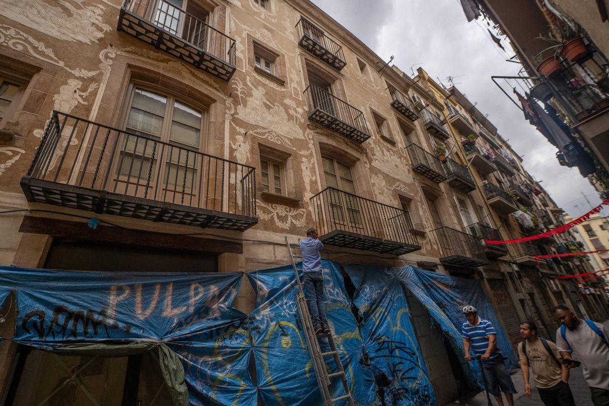 Así ha quedado una finca histórica del Raval rehabilitada como vivienda pública