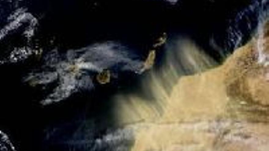 La gran nube de polvo africano abandona el sur de la Península