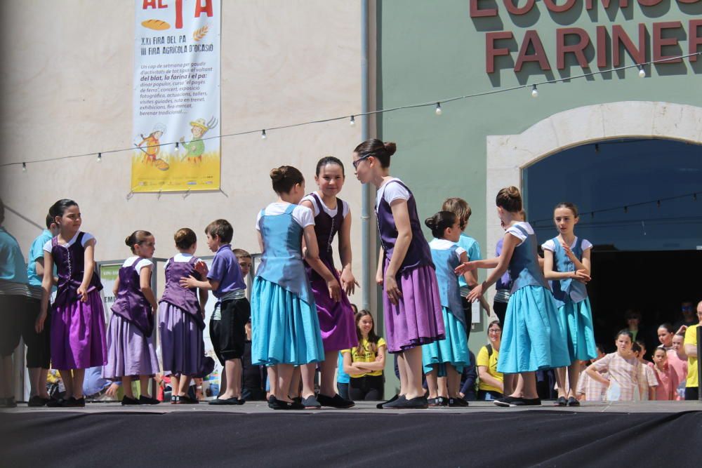 La Fira del Pa de Castelló marida pluja i vent