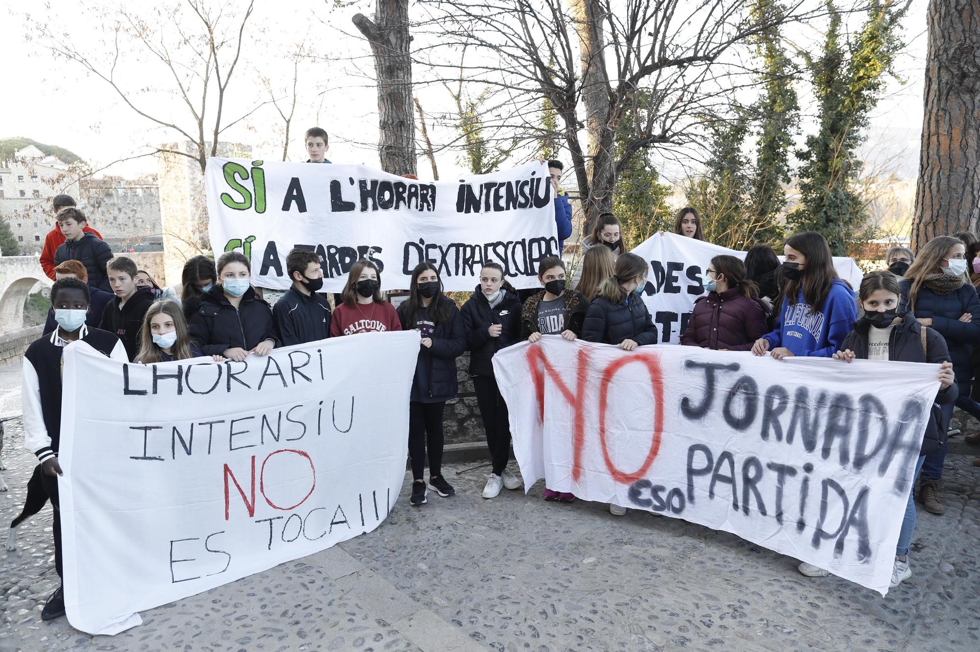 L’institut escola Salvador Vilarrasa de Besalú reivindica la jornada compacta