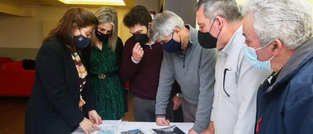 La reunión con los parquistas se celebró en un hotel carrilexo. |  // IÑAKI ABELLA