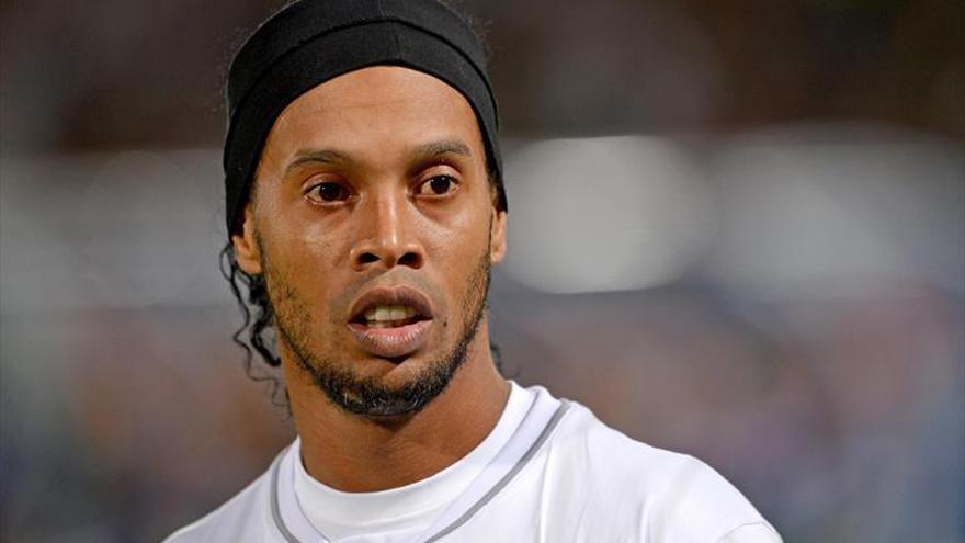 «Ronaldinho es tonto», argumenta su abogado