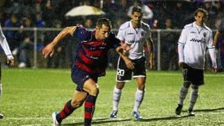 Marc Sellarés va desaprofitar un penal, ja amb el 0-2 al marcador, en el Llagostera-València de l&#039;any 2012.