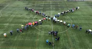 Cien personas participaron en Outes en un acto de apoyo a la campaña de la X Solidaria