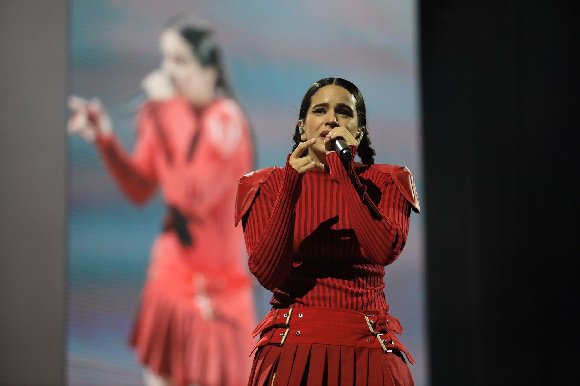 Rosalía, durante su concierto en el Marenostrum de Fuengirola