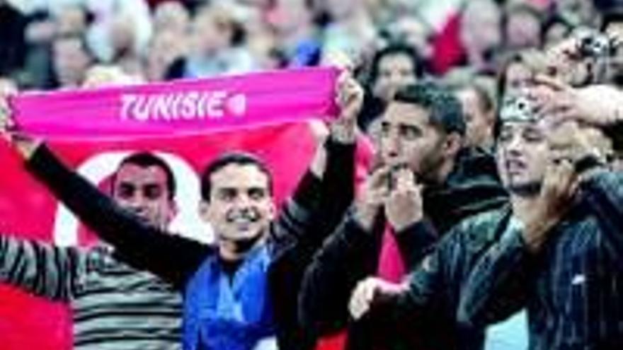 Sarkozy ordena parar el fútbol si se silba contra La Marsellesa